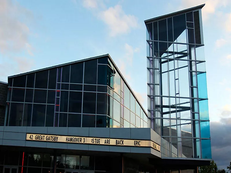 Wie kann ein Kino mit Stahlkonstruktion den modernen Kinobau neu definieren?
