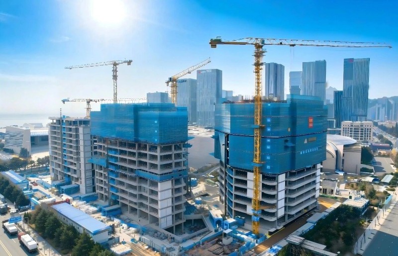 Feiern Sie feierlich das erfolgreiche Richtfest der Kernstruktur des Qingdao Fortune Finance Innovation Center