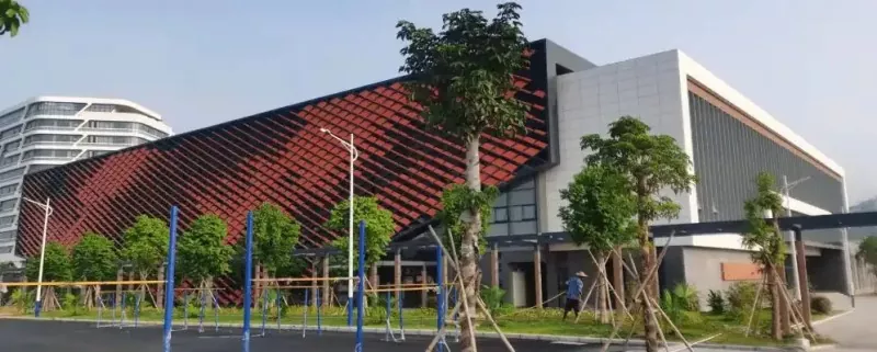 Raumfachwerk-Gymnasium