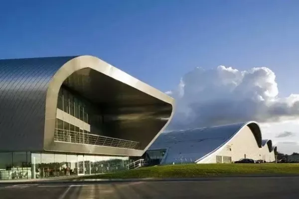 Business-Jet-Terminal mit Stahlkonstruktion