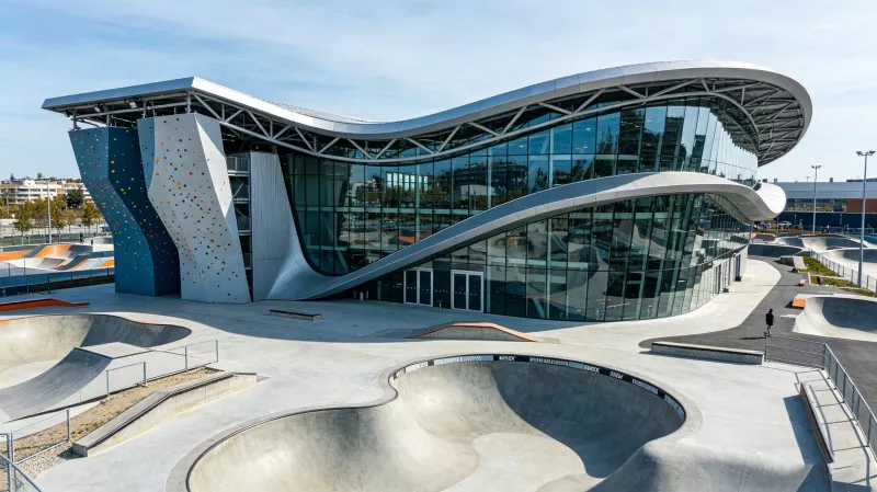 Umfassendes Extremsportzentrum für Stahlkonstruktionen